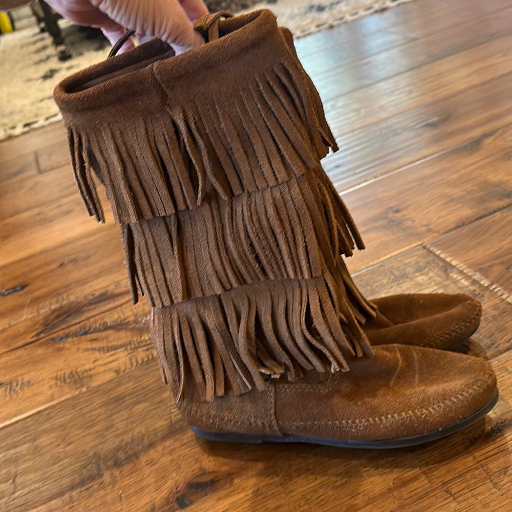 Minnetonka moccasin boots